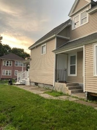 30 Windsor St, Worcester MA 01605-3732 exterior