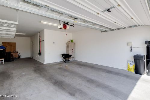 2126 Aire Libre Ave, Phoenix AZ 85022 exterior