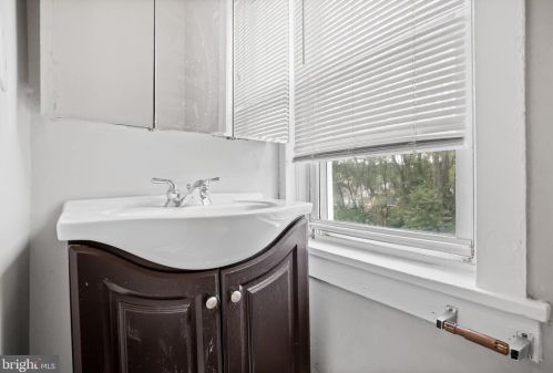 1943 Cooper St, West Deptford NJ 08096-3810 exterior