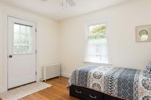 28 Hall St, Plymouth MA 02360-4122 exterior