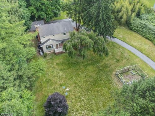 440 Stonetown Rd, Skyline Lakes NJ  07456-1200 exterior