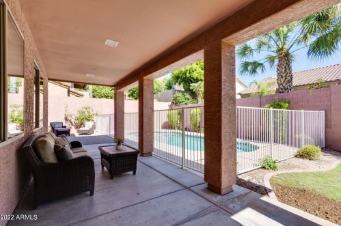 1916 Claire Dr, Phoenix AZ 85022-4106 exterior