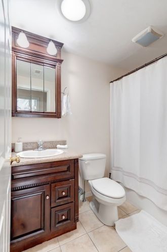 46 Honeysuckle Rd, Worcester MA 01607-1823 exterior