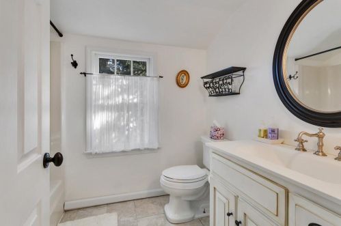 360 Windjammer Ln, Eastham MA 02642-3436 exterior