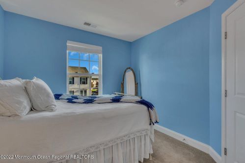 136 Kyle Dr, Tinton Falls NJ  07712-7537 exterior