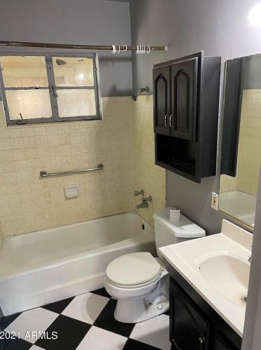 3536 Earll Dr, Phoenix AZ 85013-4314 exterior