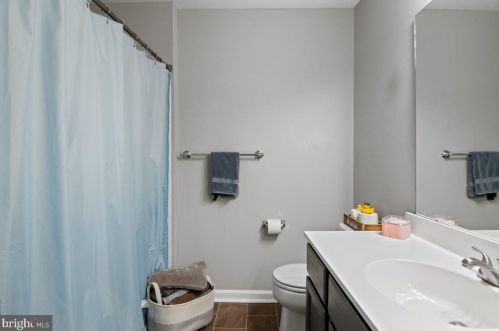 66 Coachlight Dr, Erial NJ 08081-5606 exterior