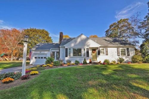 8 Norwell St, Norfolk, MA 02056-1620