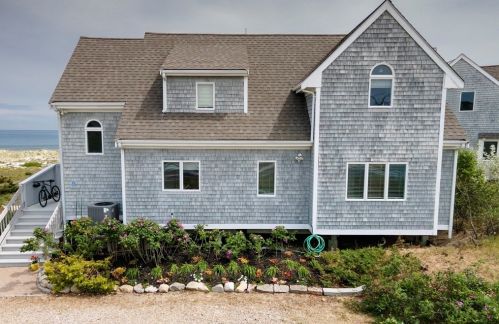 3 Taylor Ave, Plymouth MA 02360-1033 exterior