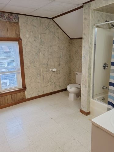 57 Whipple St, Fall River MA 02721-1818 exterior