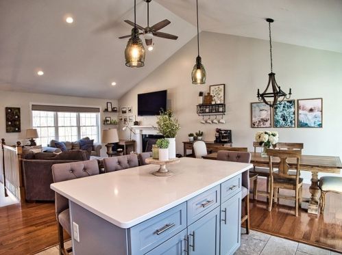 341 Courtney St, Fall River MA 02720-6726 exterior