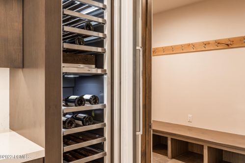 4928 Silver Spg, Park City UT 84098-6042 exterior