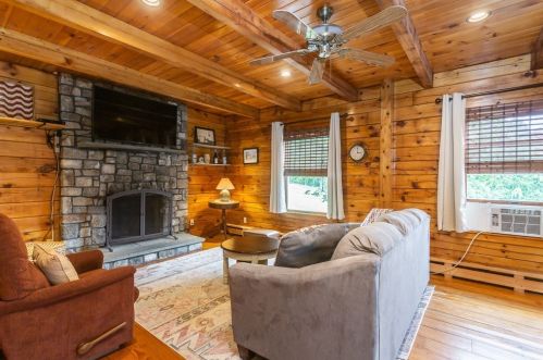 550 Hart St, Dighton MA  02715-1407 exterior