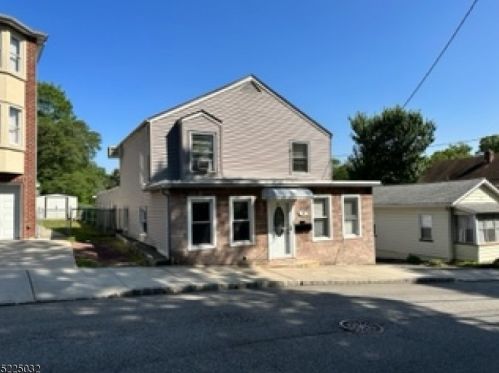 18 Bridge St, Belleville, NJ 07109-2410