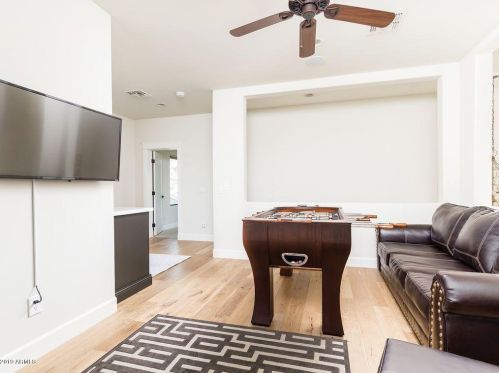 5123 43rd Pl, Phoenix AZ  85018-1633 exterior