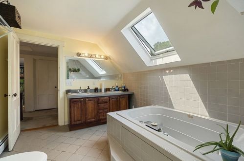 87 Gardner St, Groveland MA 01834-1141 exterior