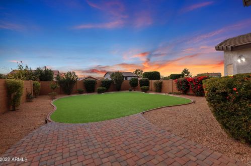 1665 Blaylock Dr, Phoenix AZ 85085-6324 exterior