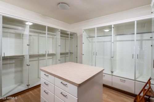 2020 Bethany Home Rd, Phoenix AZ 85014-2434 exterior