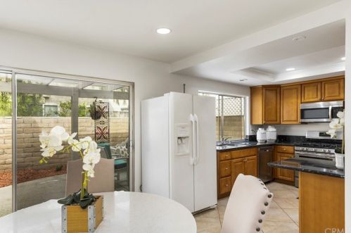 6 Palamedes, Irvine CA 92604-1930 exterior