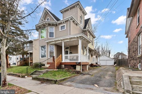 29 Hopkins St, West Deptford, NJ 08096-2423