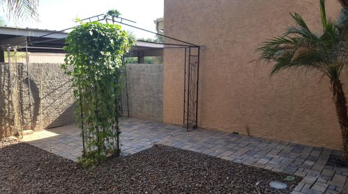 8222 33rd Ave, Phoenix AZ  85051-5914 exterior
