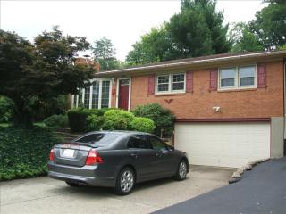 7312 Supremus Dr, Louisville, KY 40214-4042