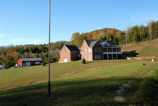 845 Smith Creek Rd, Tompkinsville KY  42167-8622 exterior