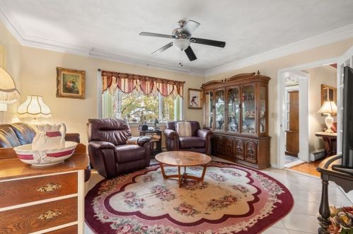 293 Washington St, Gloucester MA 01930-4815 exterior