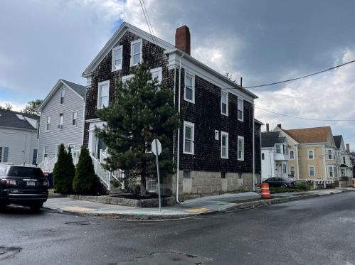 109 Smith St, New Bedford, MA 02740-5356