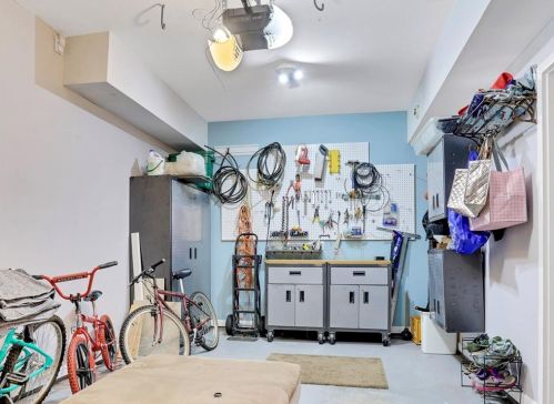 17 Highland Park Ln, Atlanta GA 30306-3447 exterior