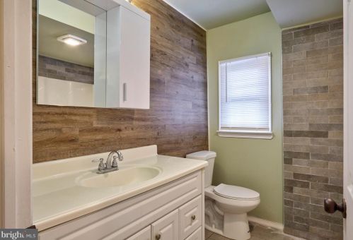 1875 Asbury Ave, West Deptford NJ  08096-4311 exterior