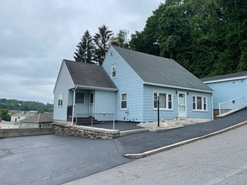 23 Creston St, Worcester, MA 01604-2813