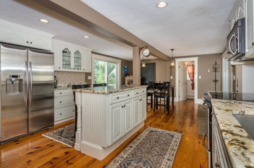 118 Messinger St, Canton MA 02021-3947 exterior