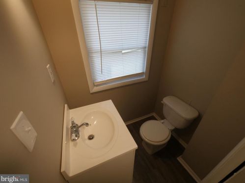 319 High St, West Deptford NJ  08096-2225 exterior