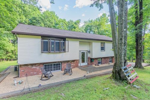 73 Brandy Ln, New Hamburg, NY 12590-6446