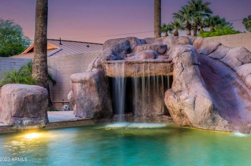 3713 Camelback Rd, Phoenix AZ 85033-1505 exterior