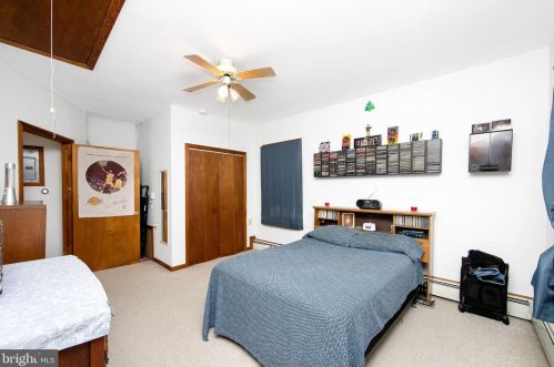 132 Main St, West Deptford NJ 08051-1046 exterior