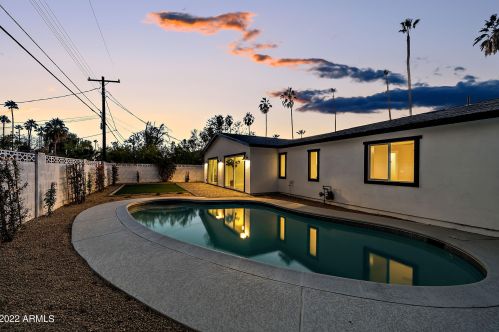 4225 34th Pl, Phoenix AZ  85018-4737 exterior