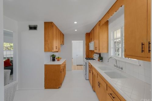 1431 Chalet Ave, Anaheim CA  92802-2146 exterior