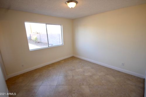 2007 56 Ave, Phoenix AZ 85031-2514 exterior