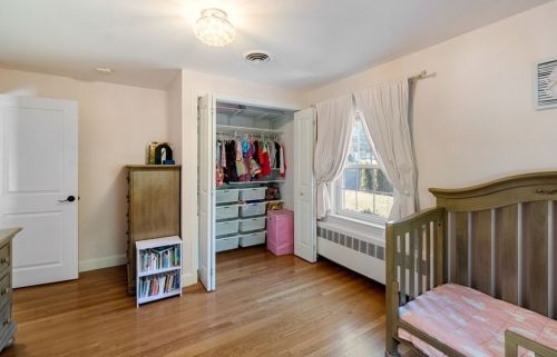 940 Randolph Ave, Milton MA 02186-4030 exterior