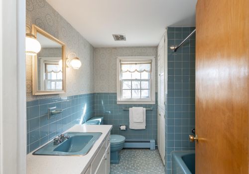 27 Huettner Rd, Falmouth MA 02543-1508 exterior