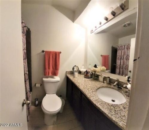 7708 Clarendon Ave, Phoenix AZ 85033-4120 exterior