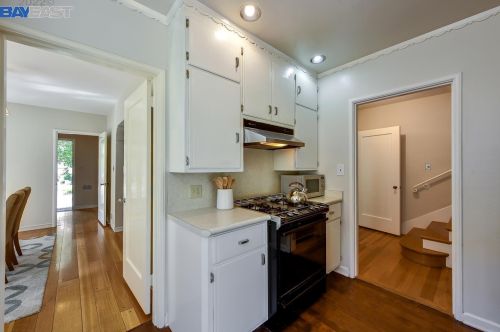 924 Brg Rd, San Leandro CA 94577-3805 exterior