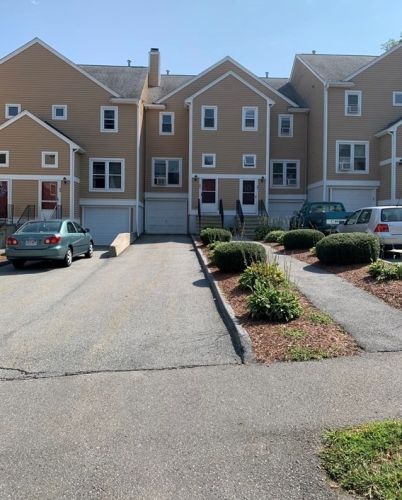 82 Camelot Dr, Worcester, MA 01602-1351