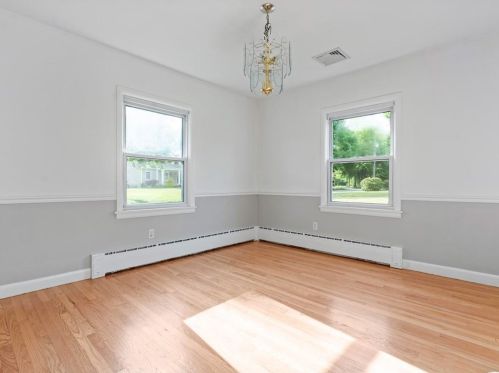 39 Riv St, Seekonk MA 02771-4706 exterior