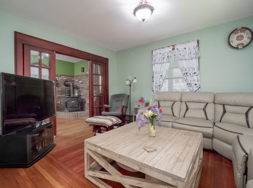 1174 Mammoth Rd, Dracut MA  01826-3147 exterior