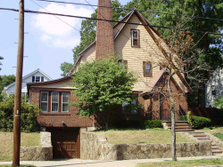 775 Watertown St, Newton, MA 02465-2143