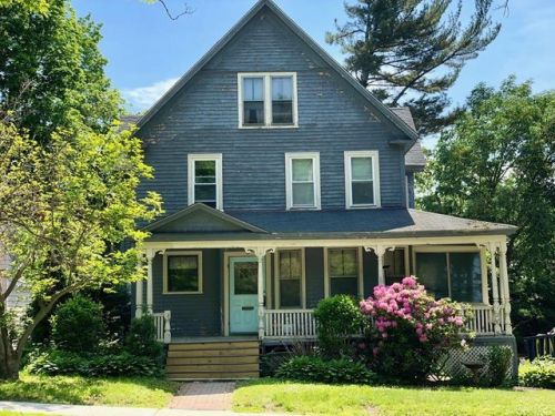 10 Trowbridge Rd, Worcester, MA 01609-2216