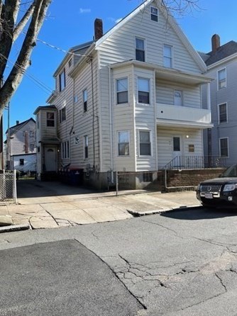 72 Winsor St, New Bedford, MA 02744-1844